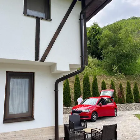 Small Bosnian House Apartment Bihac Exterior photo